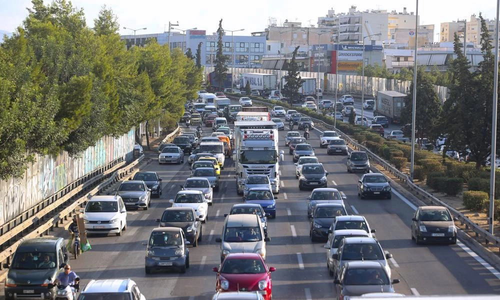 Κυκλοφοριακές ρυθμίσεις από τις 10 το βράδυ της Δευτέρας έως τις 6 το πρωί της Τρίτης στην Αττική Οδό